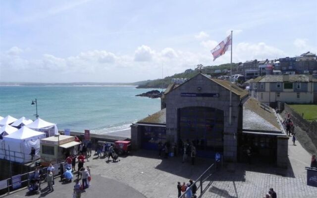 Harbour Pier