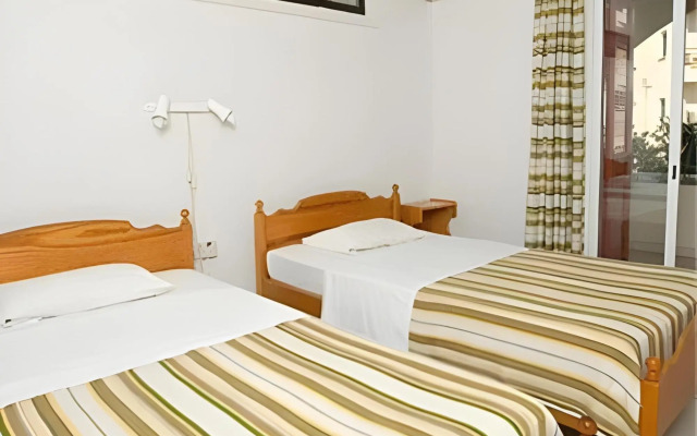 Sea 'n Lake View Hotel Apartments