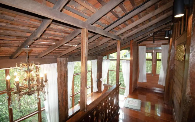 Royal Train Garden Resort By Zuzu