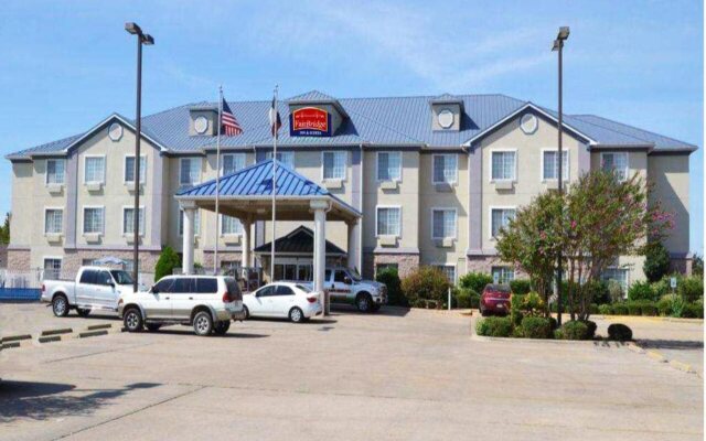 FairBridge Inn & Suites Cleburne