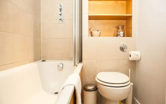 Beautiful 1 Bedroom Apartment in Kensington