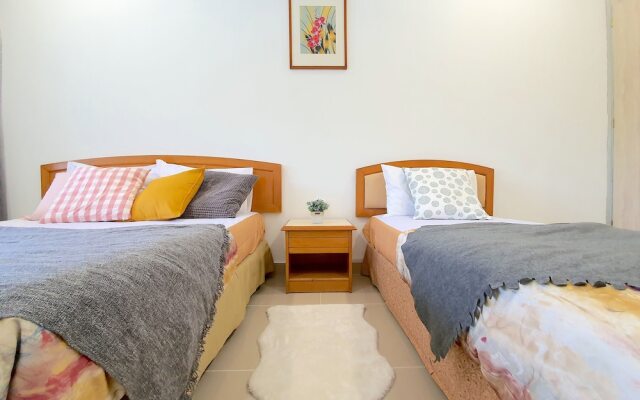 WhiteTerrace House Jalan Ipoh by BeeStay