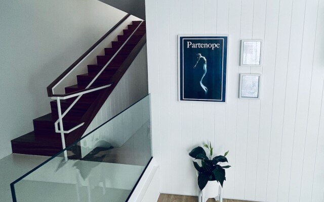 Partenope Hostel and Suites