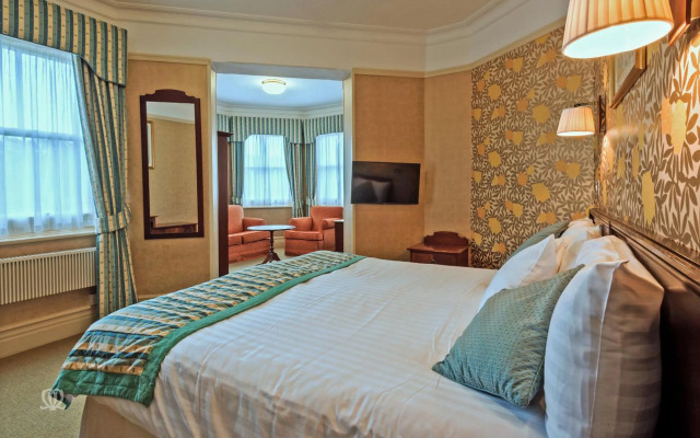 Metropole Hotel and Spa