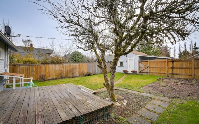 Charming Tacoma Vacation Home w/ Fenced Yard