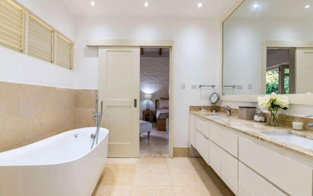 Sunny Vacation Villa 51