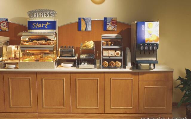 Holiday Inn Express Hotel & Suites Hamburg by IHG