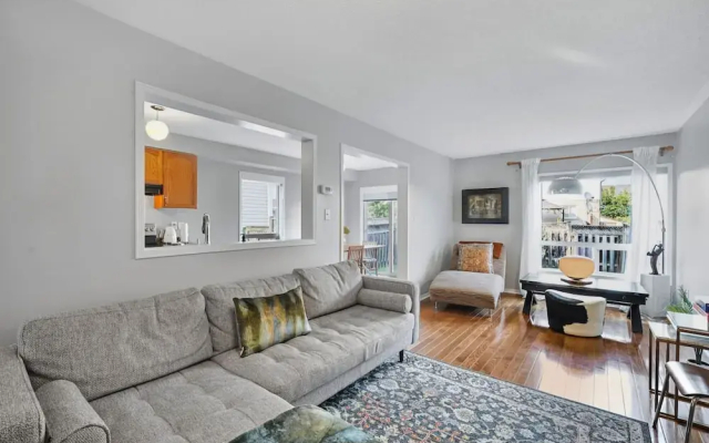 Spacious Whitby Haven 3BR Home Parking