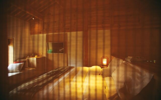 Arro Khampa by Zinc Journey Lijiang