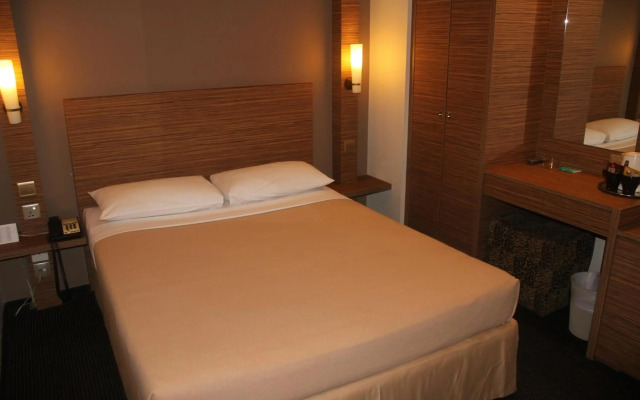 Classique Hotel (SG Clean Certified)