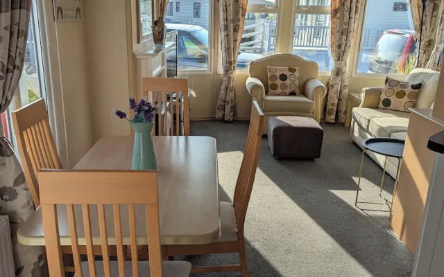 Beachcomber Cabin, Dog Friendly - Anderby Creek