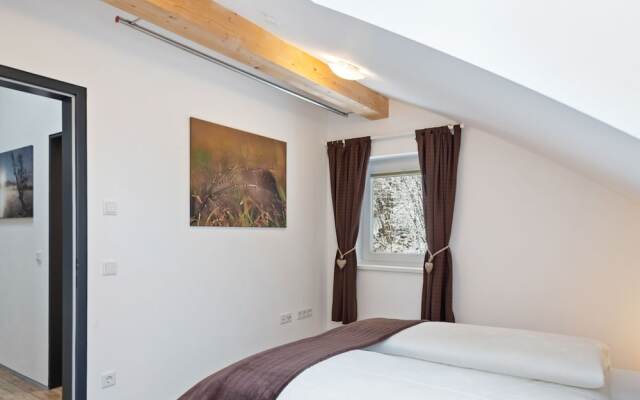 Cosy Apartment in Neukirchen am Großvenediger With Balcony