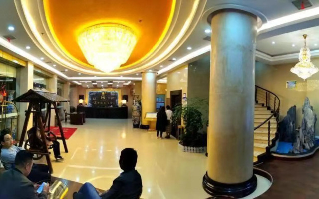 Hefeng Huarong Business Hotel