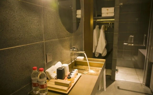 ZuoYouKe Theme Hotel