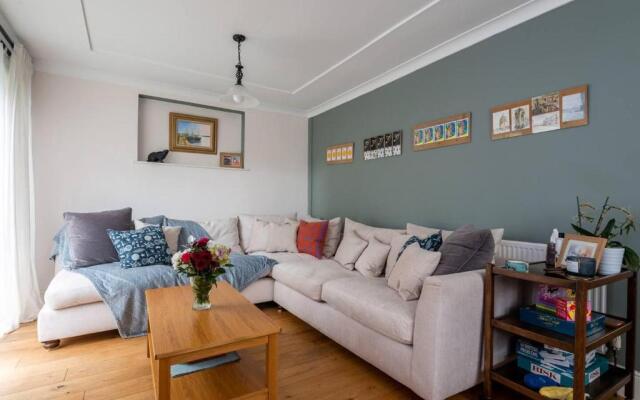 Beautiful 4-bed House in Monmouth