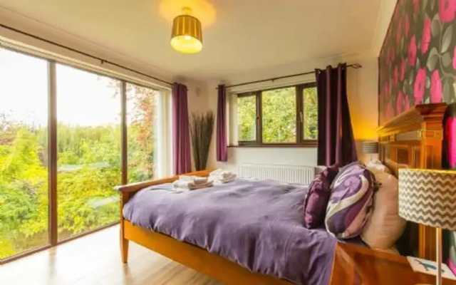 Host Stay Four Seasons
