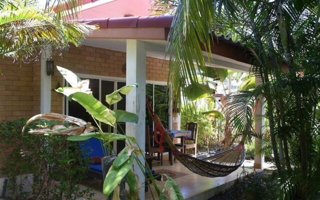 Sanuk bungalows