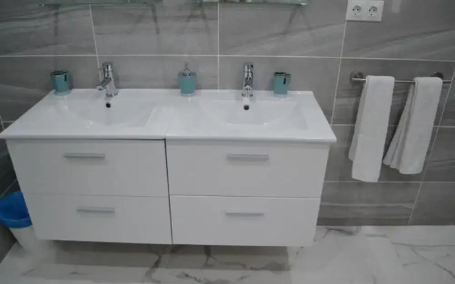 Exceptional Fully Refurbished 1 bed Apartment