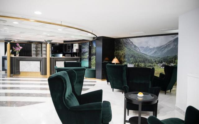 Alp Hotel