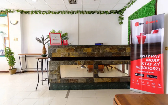 Pearl Manor Hotel by RedDoorz