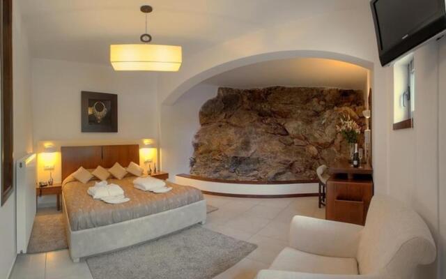 Delina Mountain Resort