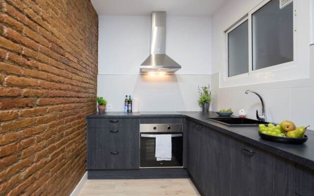 Luxurious Decor 4bdr Apt in Central, Eixample