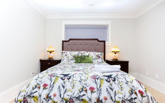 Charming Suite Cypress by Elevate Rooms