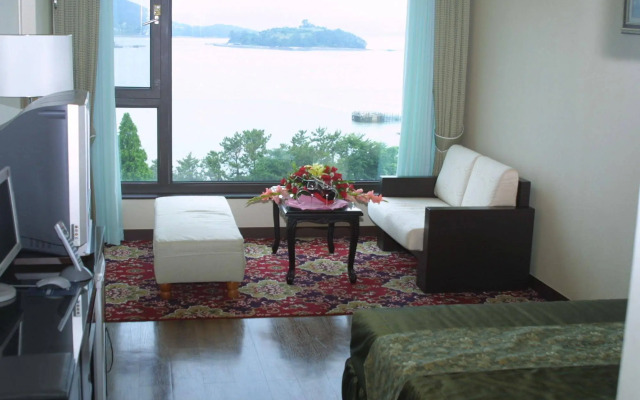 Samcheonpo Seaworld Hotel