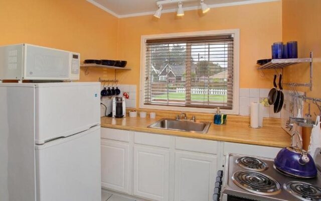 Paradise Suites & Vacation Rentals
