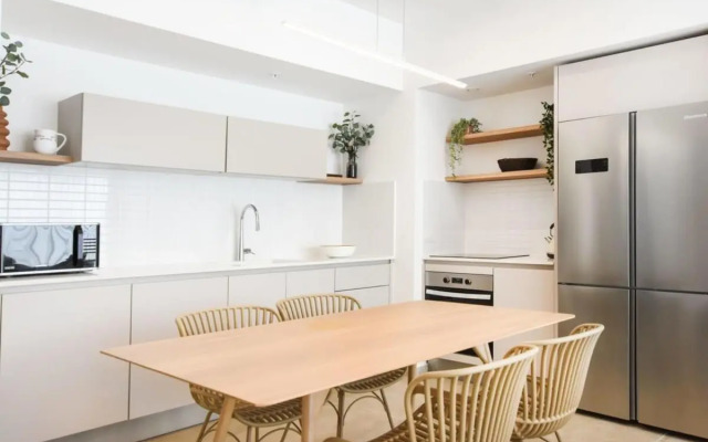 Incredible 2BR in Geula by HolyGuest