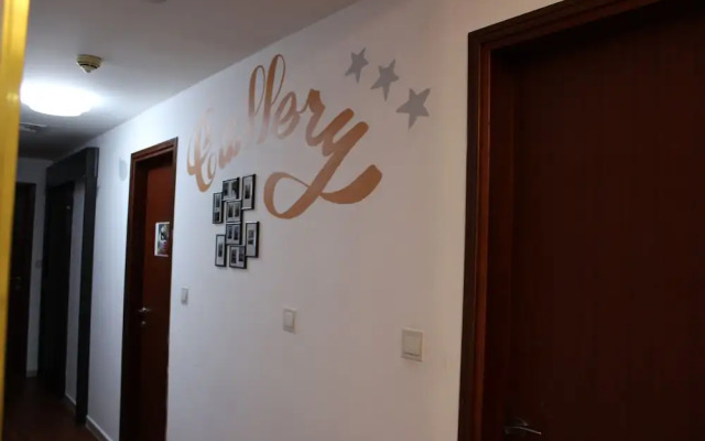 Urban Panda Hostel JBR Dubai