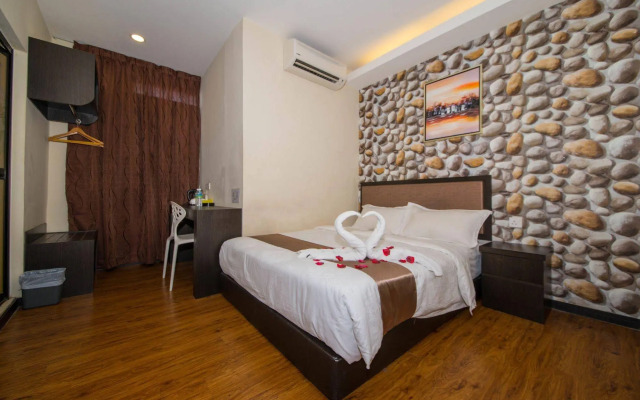 OYO 1214 Oro Hotel
