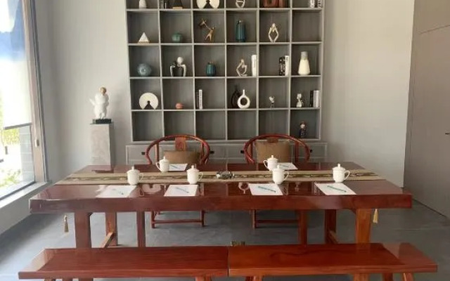Three Lives and One Residence in Huangling, (Huangling Scenic Area Store)