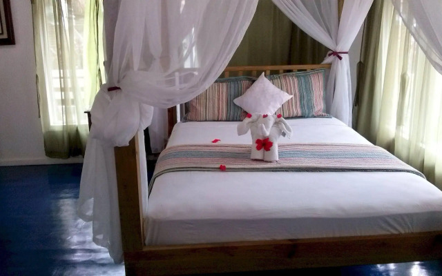 Las Palmas Beach Hotel