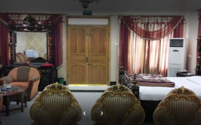 Holiday Inn Guest House