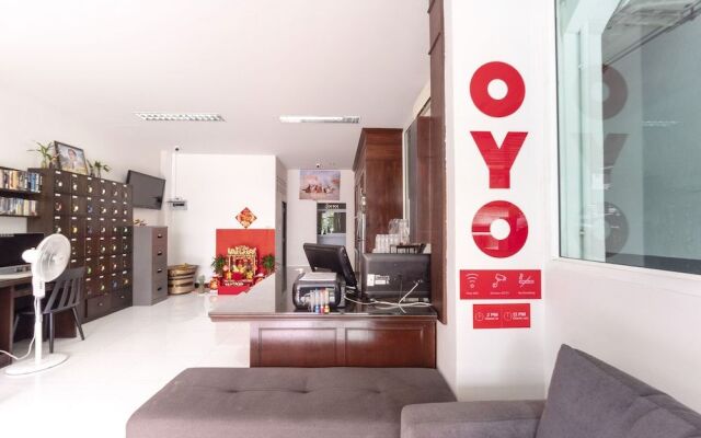 OYO 75360 Walk In Hotel