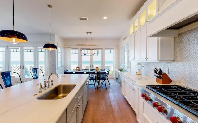 Paradise Beach by AMI Locals