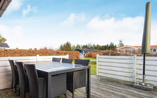 6 Person Holiday Home in Glesborg-by Traum