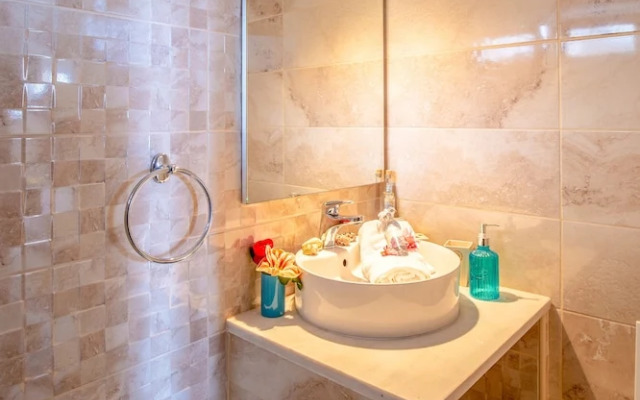 Agia Pelagia Blue Apt 50m from Sea