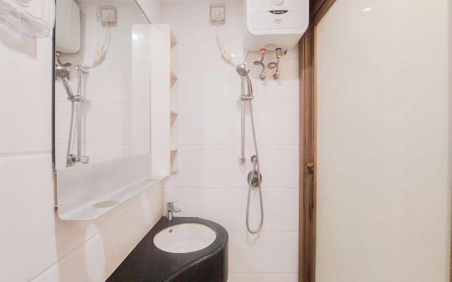 Good Designed And Restful Studio Sky House Bsd Apartment