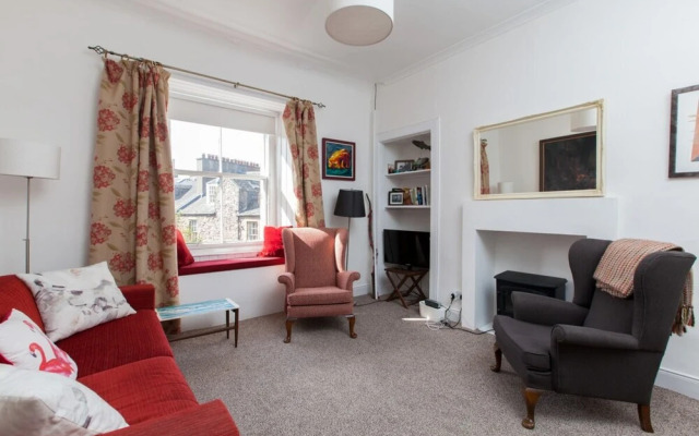1 Bedroom Apartment In City Centre