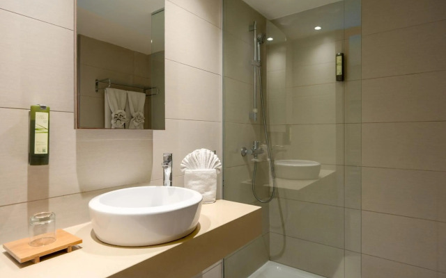 Melpo Antia Hotel & Suites