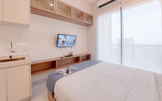 Comfort and Strategic Studio at Sky House BSD Apartment near AEON – Guest Rooms – Legok