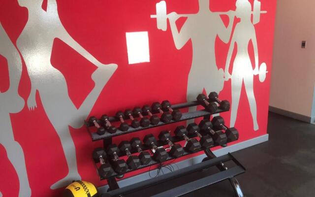 Beautiful Apartment Furnished - Great Location - Swimming Pool Gym Wifiaa