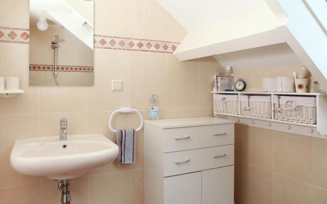 Spacious holiday farm in Bronckhorst with private garden