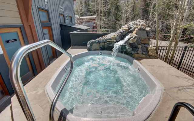 Black Bear 8035 by SummitCove Vacation Lodging
