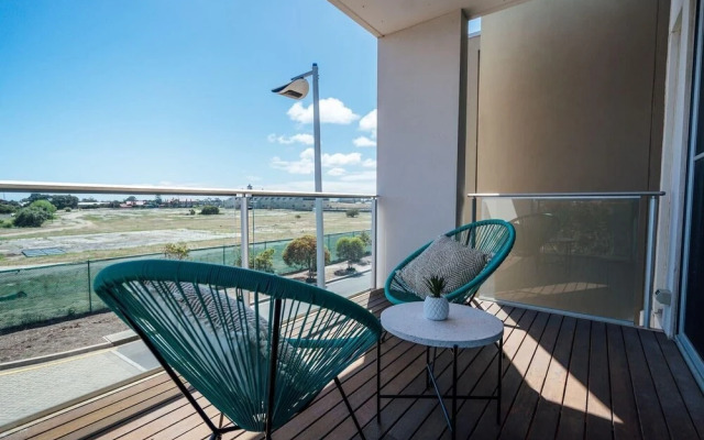 The Cove @ New Port-Pool - Spa - Sauna - Gym & More