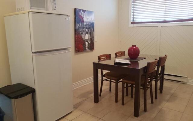 1-Bedroom Apartment Sweet #3 by Amazing Property Rentals