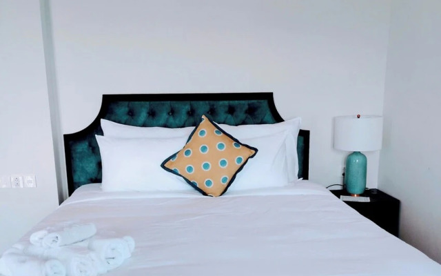 The Room Hotel Sunset Town