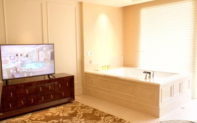 Lake Piedmont International Hotel